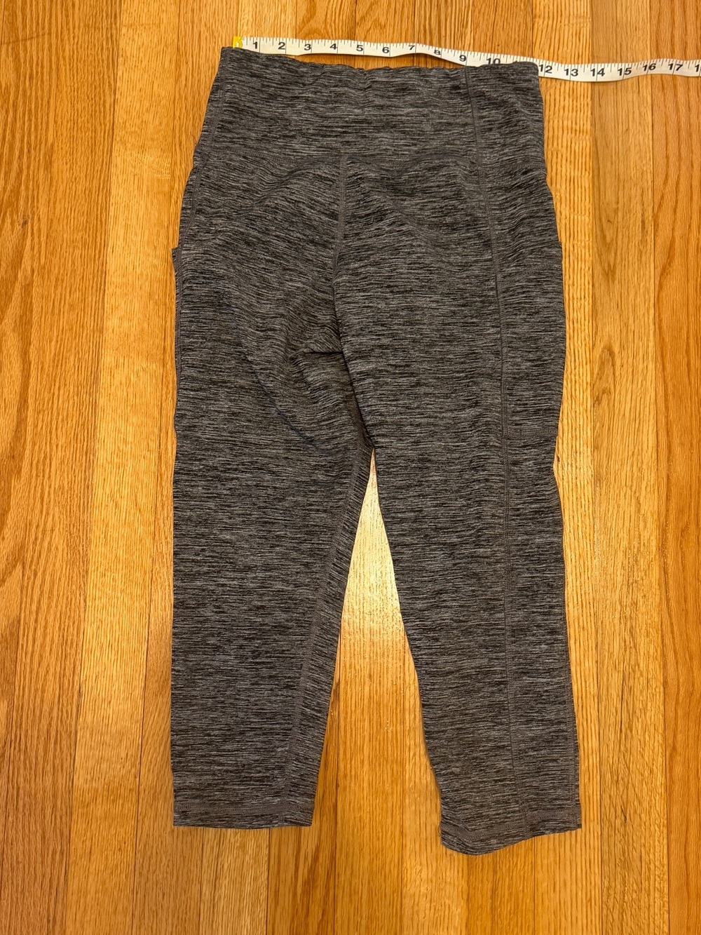 Champion youth gray heather polyester & spandex leggings size M with side pocket